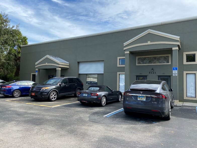 5121 Industry Dr, Melbourne, FL for sale - Building Photo - Image 1 of 1