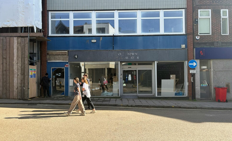 51 Great Underbank, Stockport to rent - Building Photo - Image 2 of 6