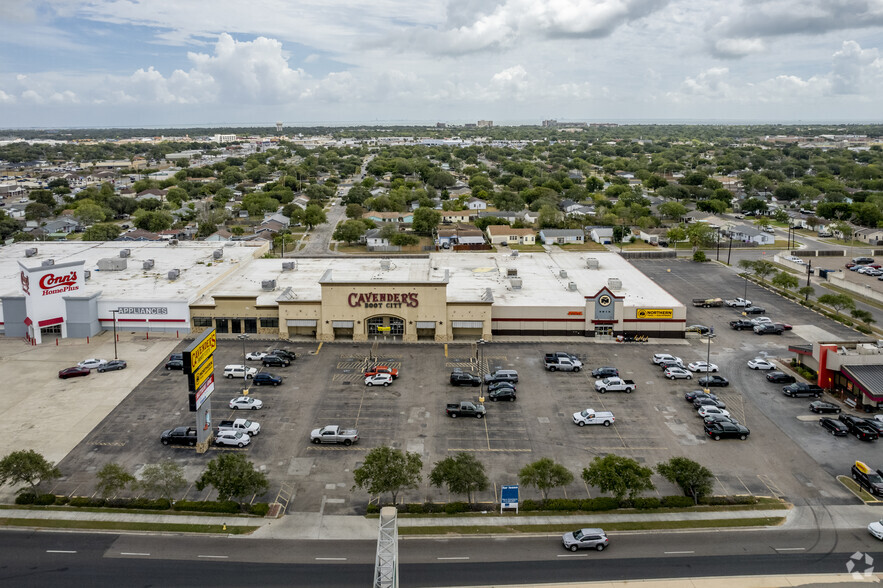 4914-4918 S Padre Island Dr, Corpus Christi, TX for rent - Building Photo - Image 2 of 7