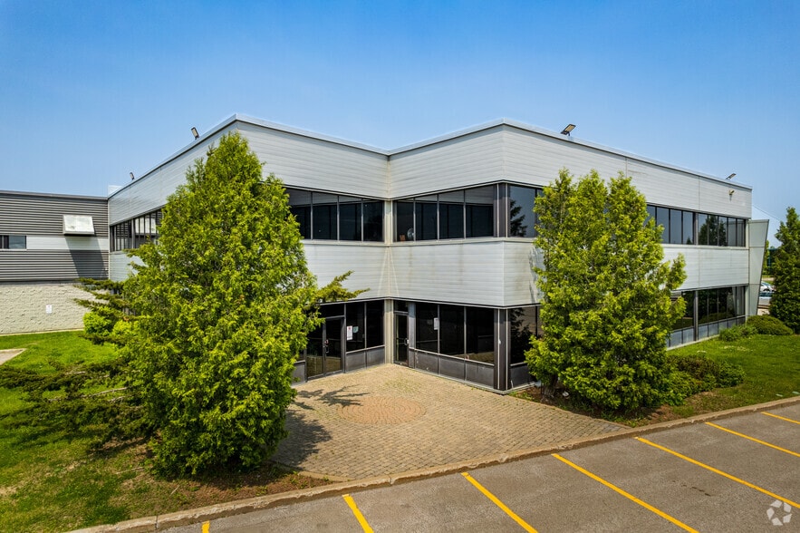 2103-2167 Boul Dagenais O, Laval, QC to rent - Building Photo - Image 3 of 12