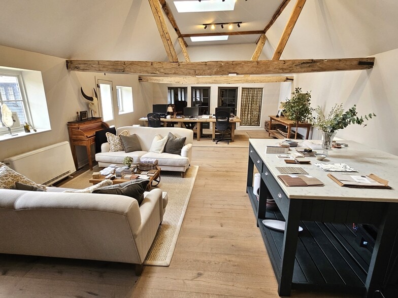 Redbournbury Ln, St Albans to rent - Building Photo - Image 3 of 13