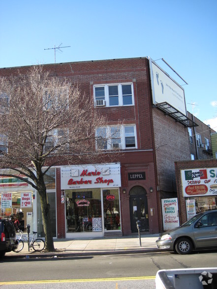 107-24 Corona Ave, Flushing, NY for rent - Primary Photo - Image 1 of 2