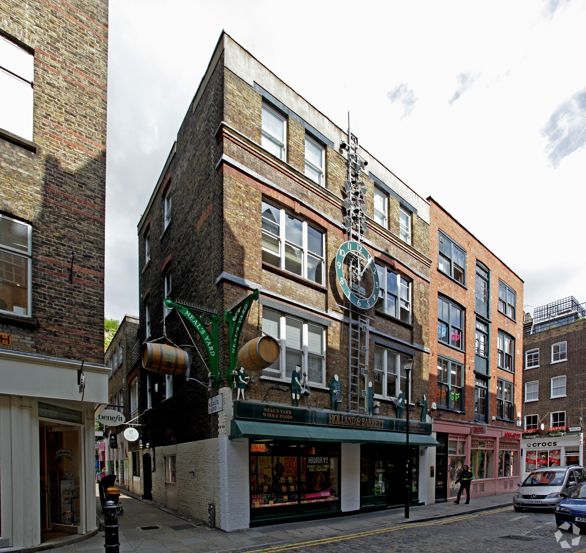 21-23 Shorts Gdns, London for sale Primary Photo- Image 1 of 1