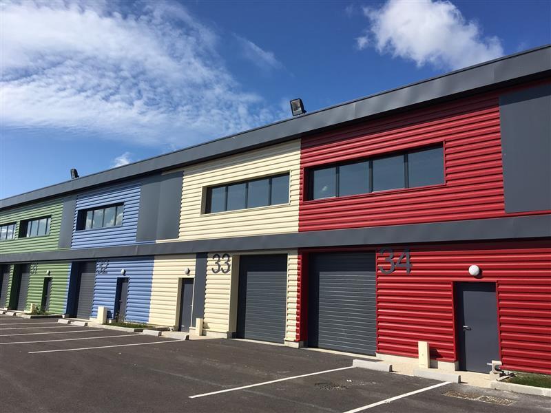 Light Industrial in Maurepas to rent Building Photo- Image 1 of 3