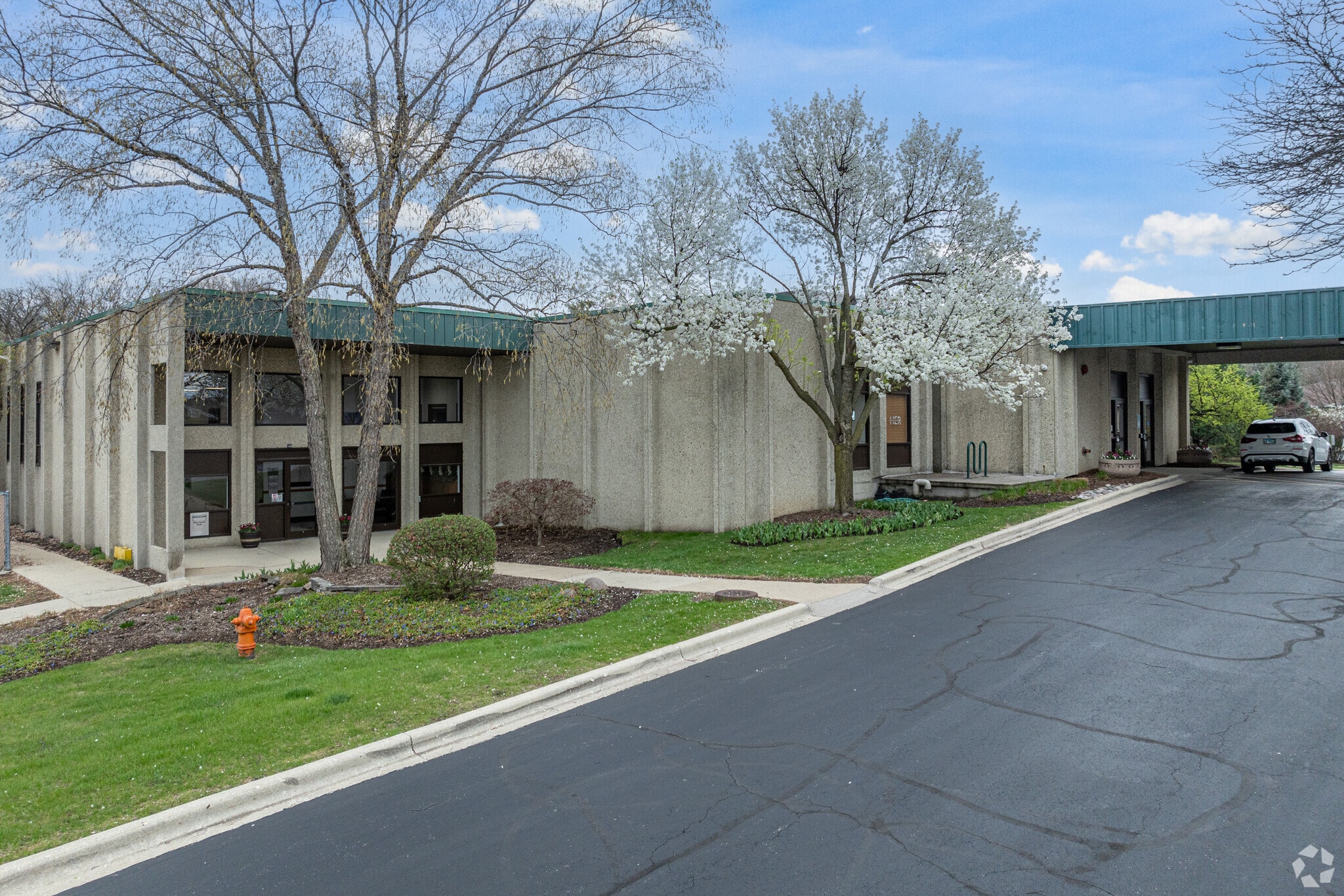 800 W 5th Ave, Naperville, IL to rent Building Photo- Image 1 of 13