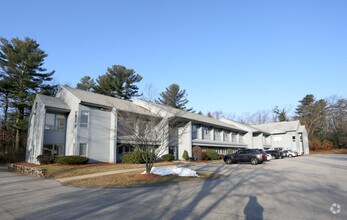 52-56 Stiles Rd, Salem, NH for rent Building Photo- Image 1 of 33