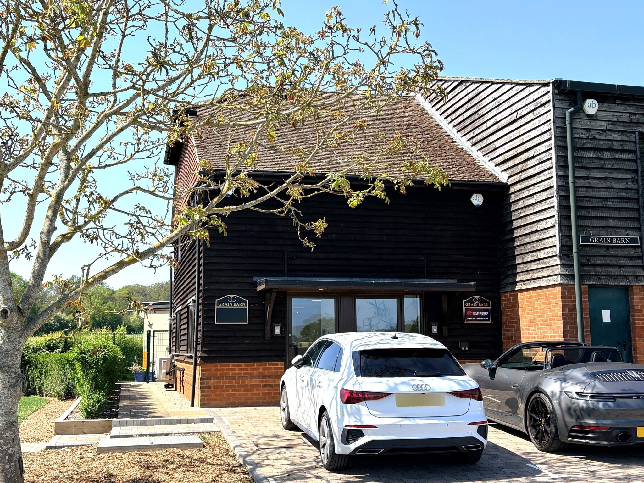 5 Warren House Rd, Wokingham to rent Primary Photo- Image 1 of 3