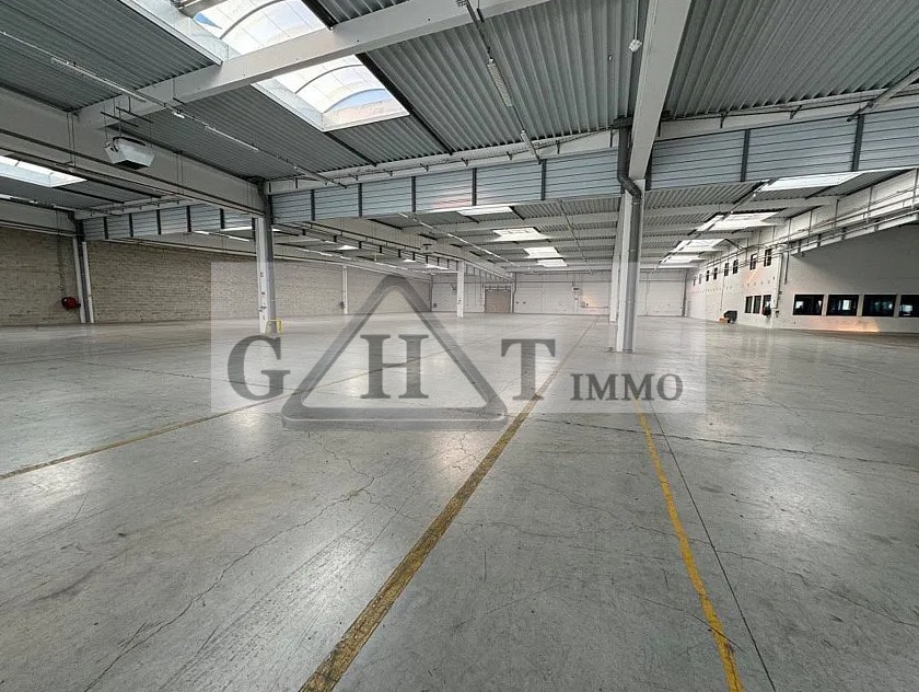 Industrial in Ferrières-en-Brie to rent Interior Photo- Image 1 of 5