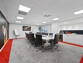 Plane Tree Cres, Feltham to rent Interior Photo- Image 1 of 2