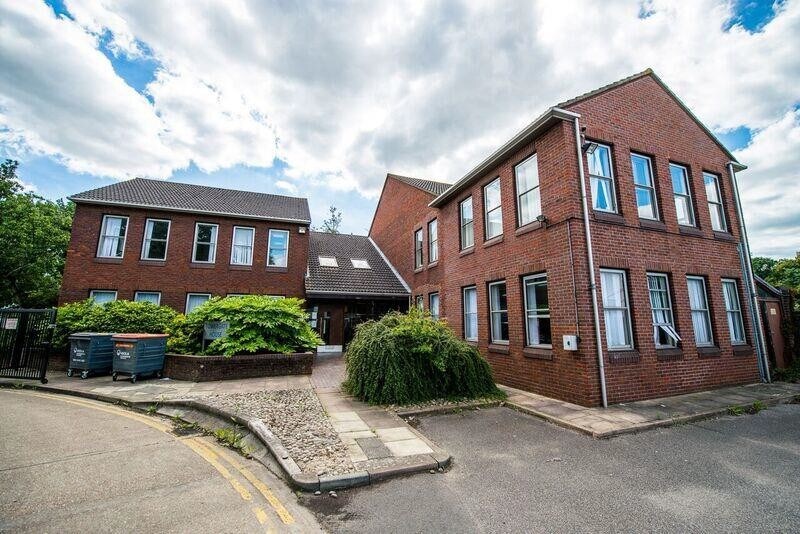 Wintersells Rd, Byfleet for sale Primary Photo- Image 1 of 1