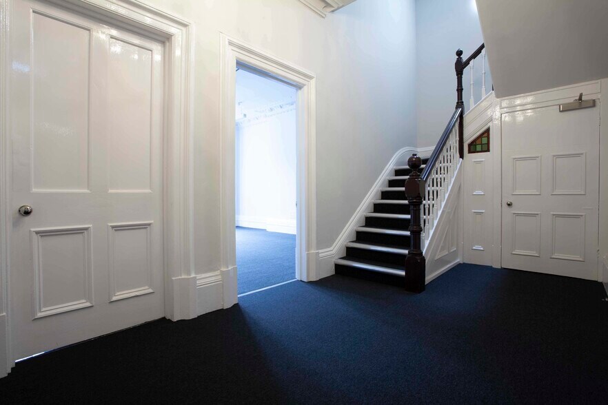 8 Elmdale Rd, Bristol to rent - Building Photo - Image 3 of 6