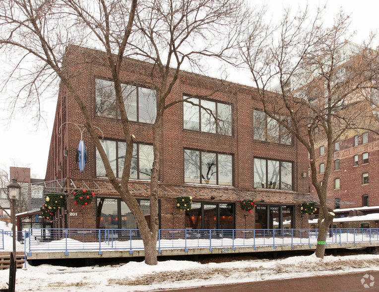 201 Main St SE, Minneapolis, MN for rent - Primary Photo - Image 1 of 17