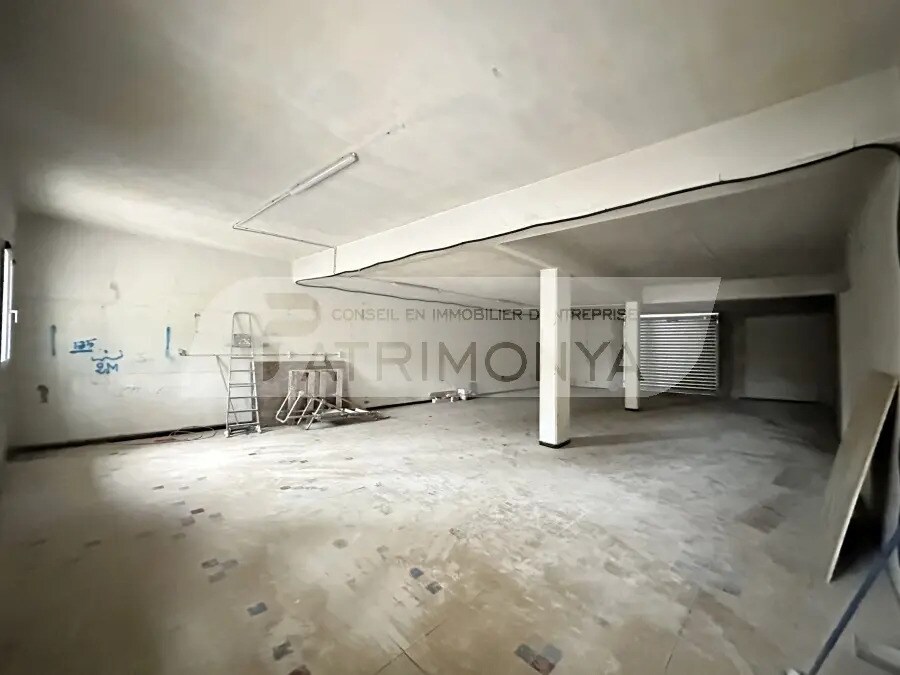 Retail in Marseille to rent Interior Photo- Image 1 of 5