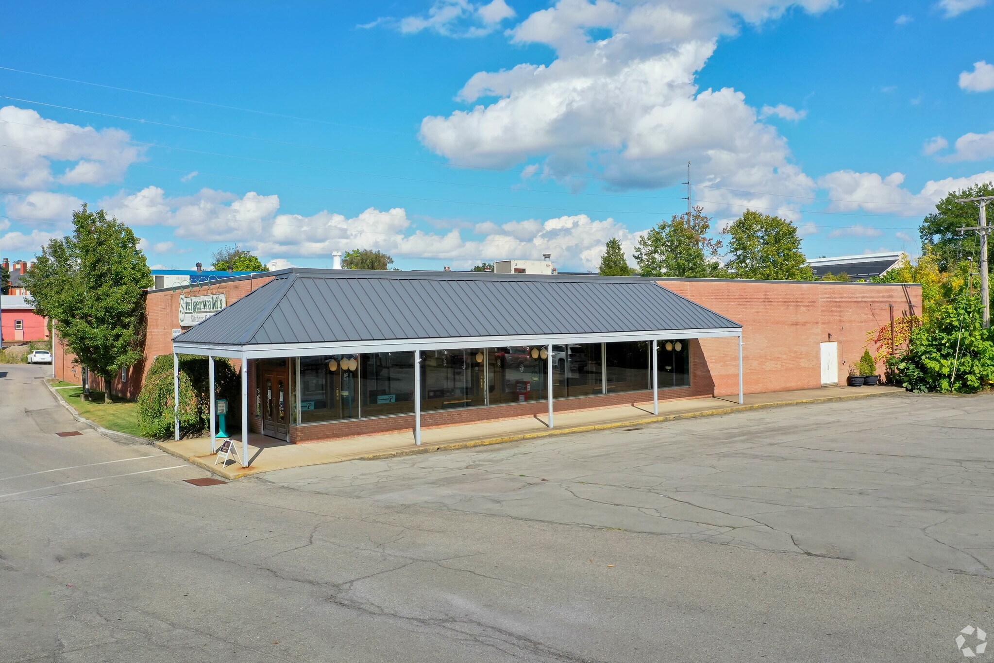 120 S Broad St, Grove City, PA for sale Primary Photo- Image 1 of 1