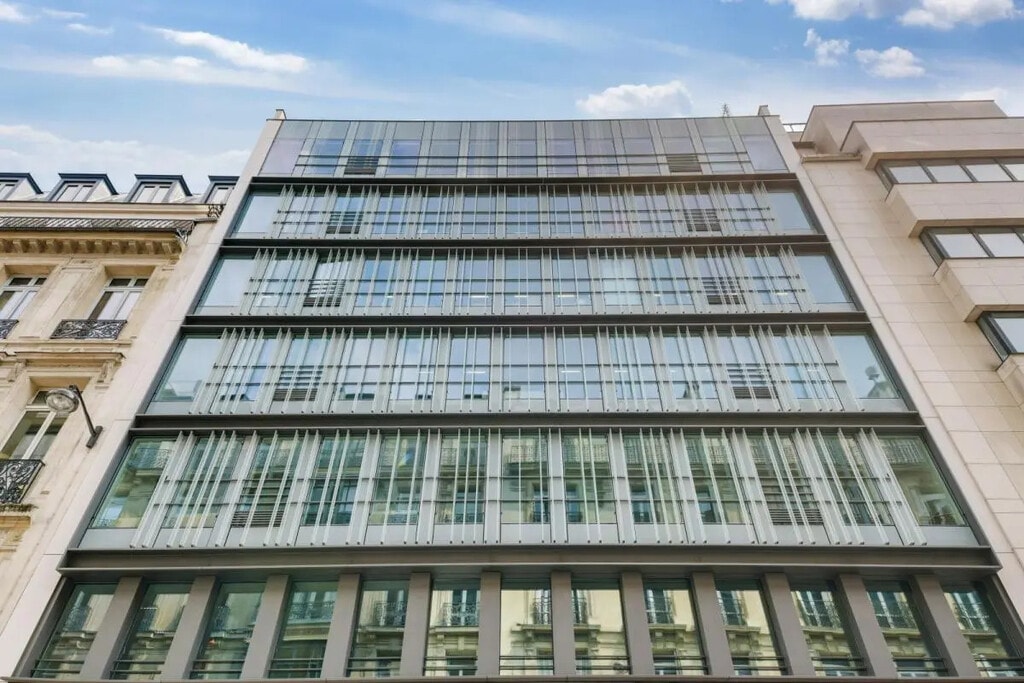 Location Bureaux 358 m² - Photo 1