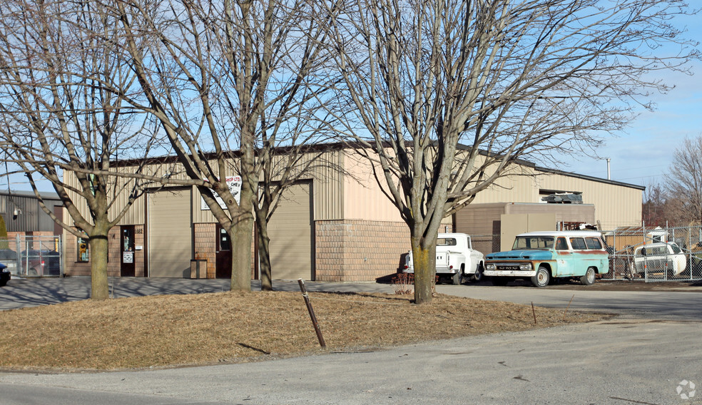 1682 Baseline Rd W, Clarington, ON for rent - Primary Photo - Image 1 of 2