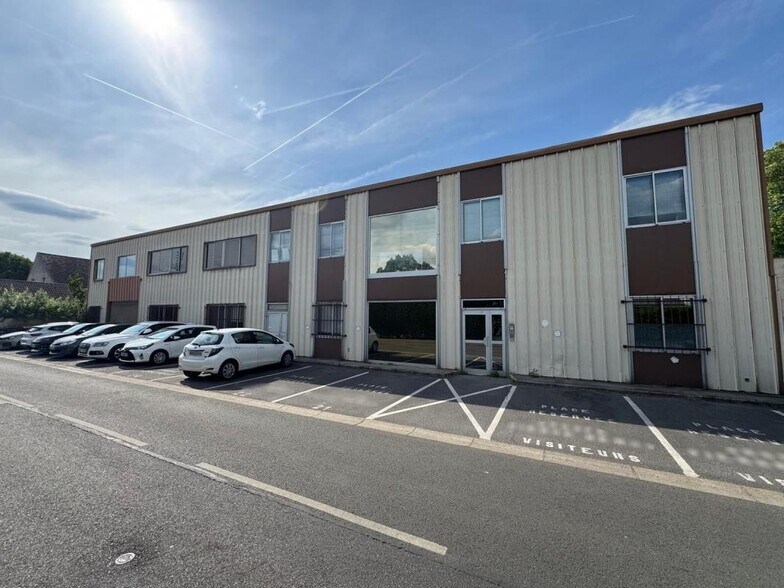 Light Industrial in Eragny for sale - Building Photo - Image 1 of 10