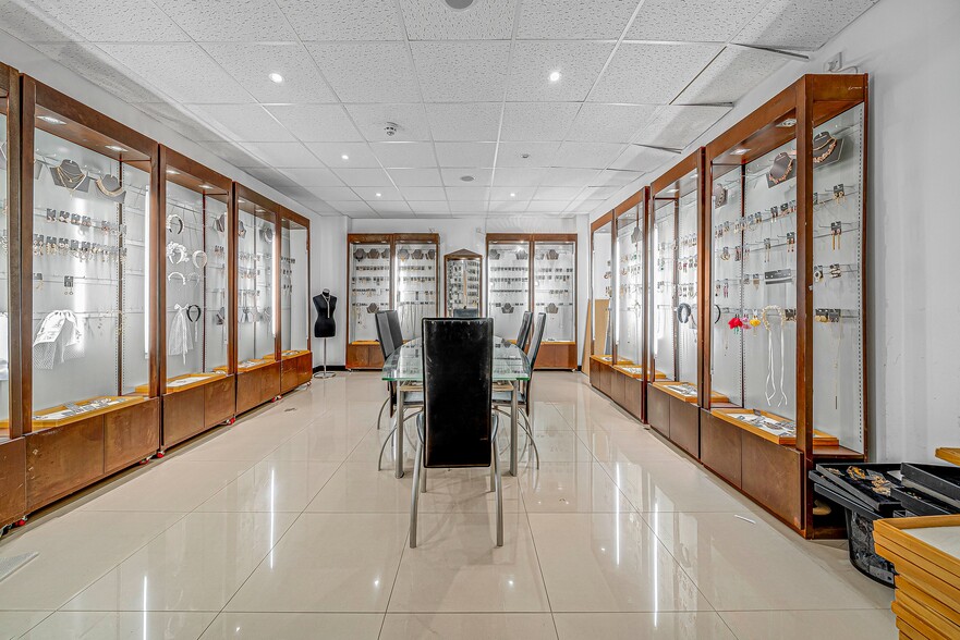 555 Stonefield Way, Ruislip for sale - Interior Photo - Image 1 of 1