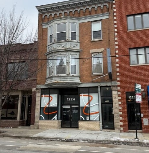 1224 W Belmont Ave, Chicago, IL to rent - Building Photo - Image 1 of 23