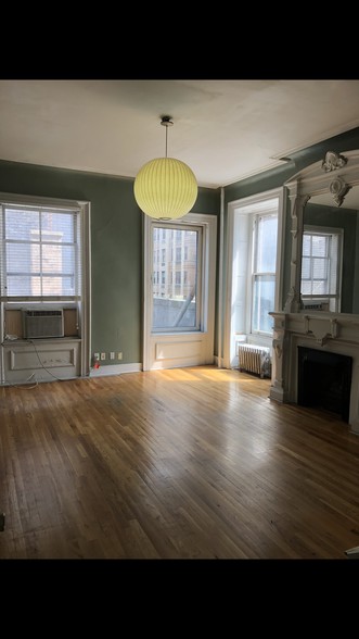 673 Madison Ave, New York, NY for sale - Interior Photo - Image 1 of 1