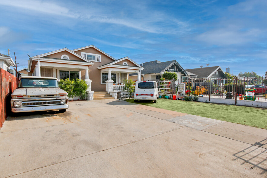 4406 S Gramercy Pl, Los Angeles, CA for sale - Building Photo - Image 2 of 8