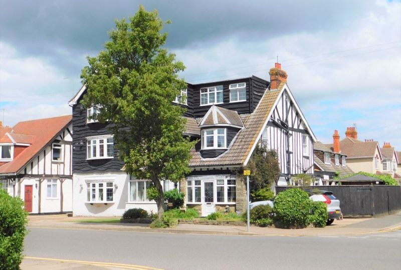 19 Sea View Rd, Skegness for sale - Building Photo - Image 1 of 1