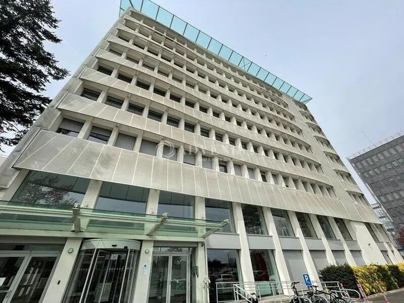 Office in Vélizy-Villacoublay to rent Building Photo- Image 1 of 9
