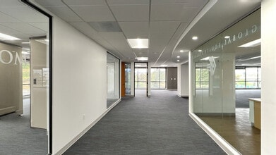 404 Camino del Rio S, San Diego, CA to rent Interior Photo- Image 2 of 5