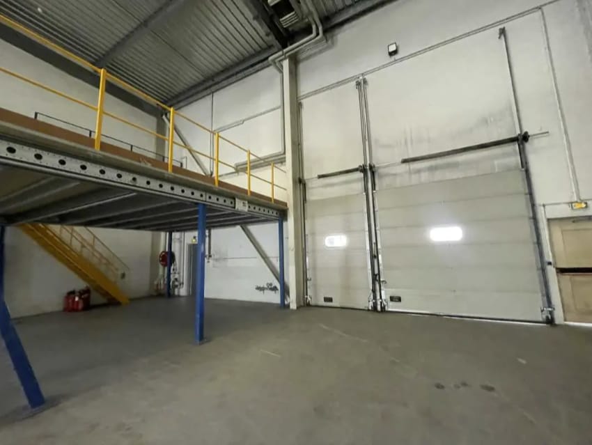 Light Industrial in Saint-Ouen-sur-Seine to rent Interior Photo- Image 1 of 6