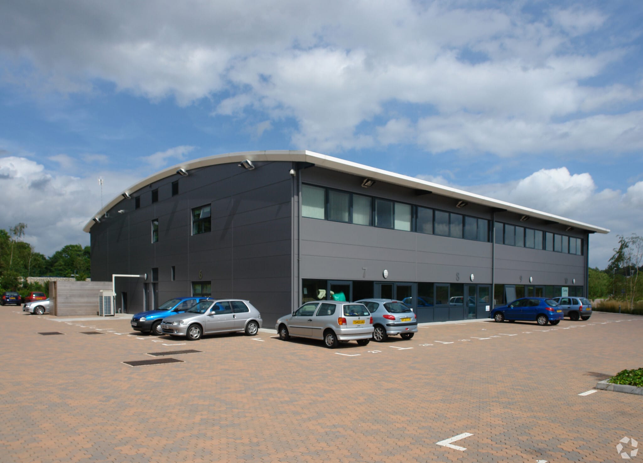 Alton Rd, Farnham for sale Primary Photo- Image 1 of 1