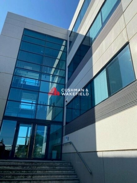 7 Avenue Didier Daurat, Blagnac to rent - Building Photo - Image 2 of 6