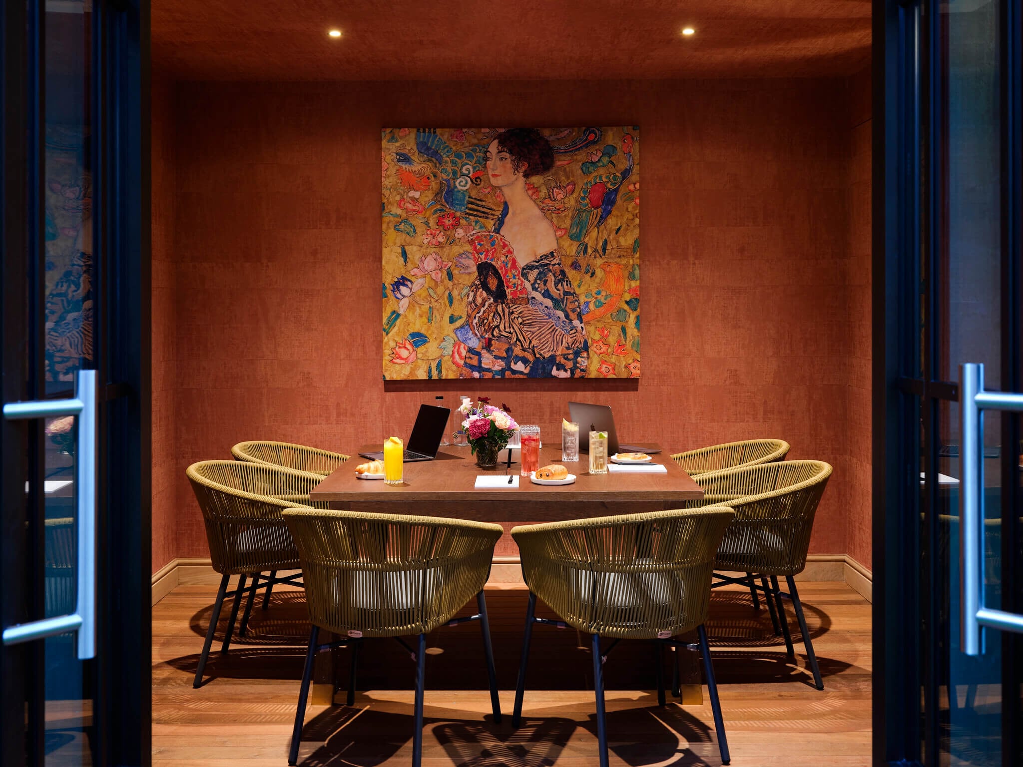 69-79 Fulham High St, London to rent Interior Photo- Image 1 of 12