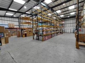 Acorn Rd, Crayford to rent Interior Photo- Image 2 of 3