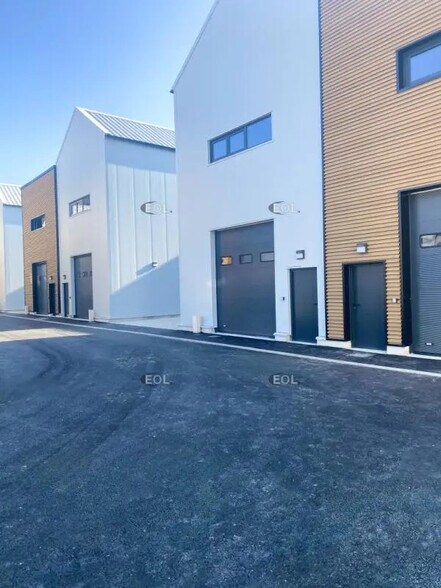 Light Industrial in Bagnolet to rent - Building Photo - Image 3 of 10