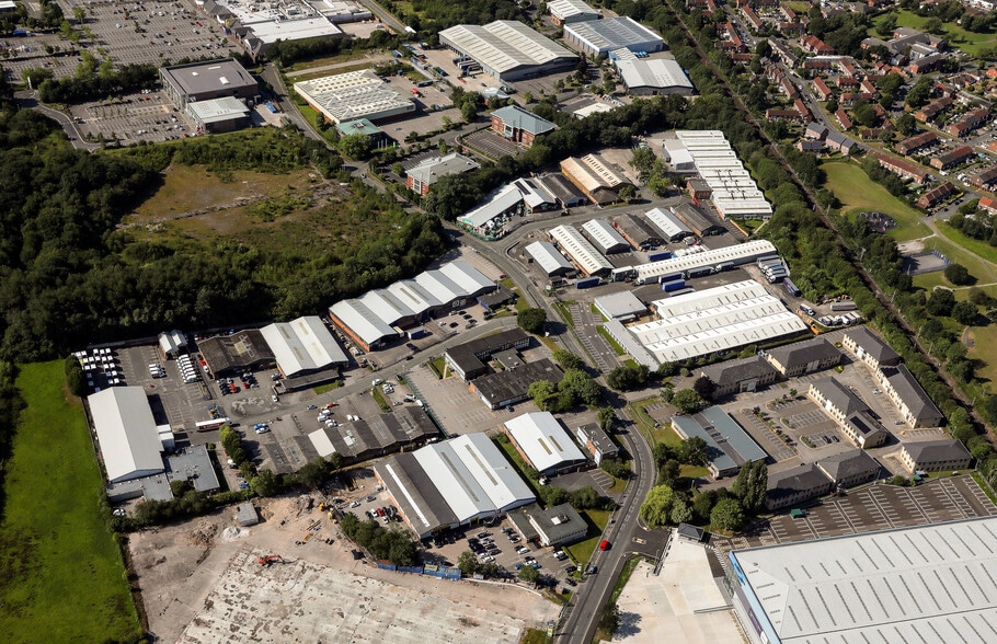 Countess Avenue, Cheadle to rent - Building Photo - Image 1 of 5