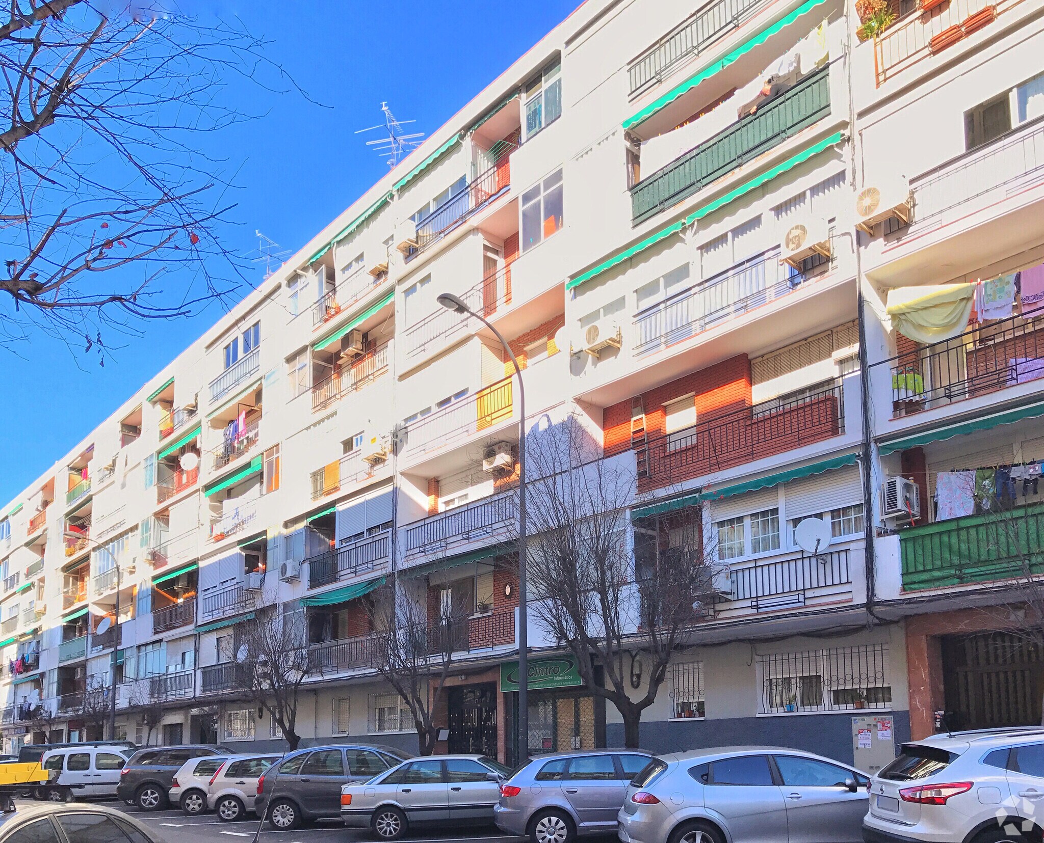 Retail in Getafe, Madrid to rent Primary Photo- Image 1 of 3