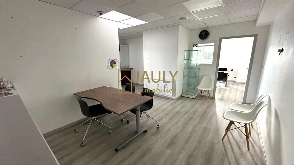 47 Rue Jean-Pierre Plicque, Villenoy to rent - Interior Photo - Image 3 of 10