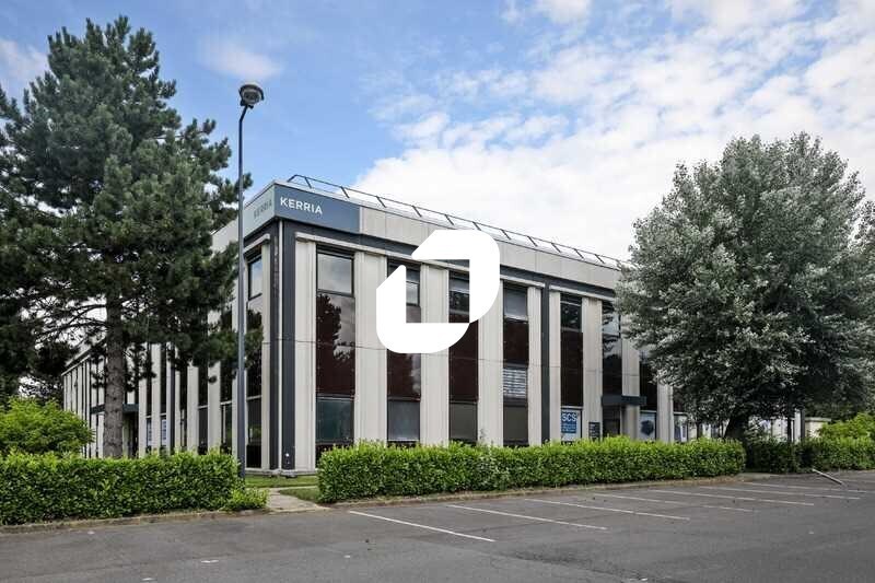 Office in Villebon-sur-Yvette to rent Building Photo- Image 1 of 16