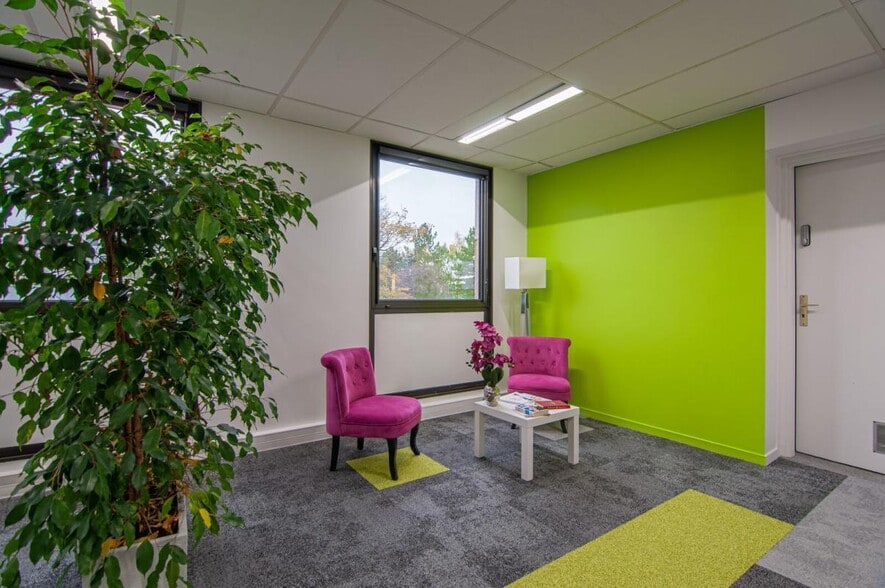 Office in Chatou to rent - Interior Photo - Image 2 of 11