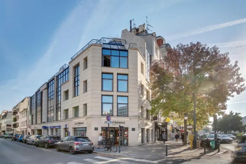 Office in Neuilly-sur-Seine to rent - Building Photo - Image 2 of 6