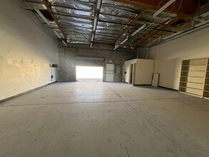 9250 N 43rd Ave, Glendale, AZ to rent Interior Photo- Image 1 of 8