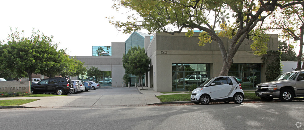 110-120 W Bellevue Dr, Pasadena, CA for rent - Building Photo - Image 3 of 8