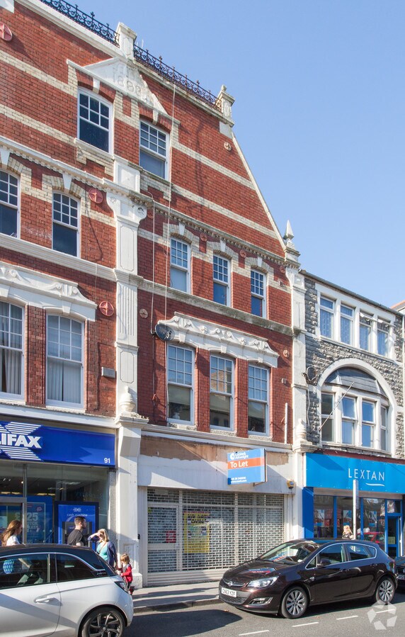 93 Holton Rd, Barry CF63 4HG UK