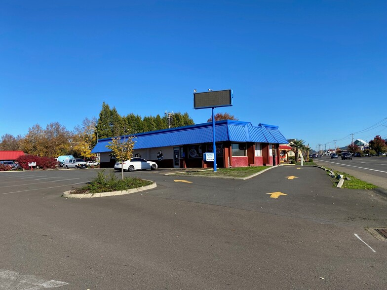 1915 Portland Rd, Newberg, OR for sale - Building Photo - Image 1 of 2