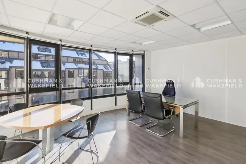 Vente Bureaux 99 m² - Photo 1