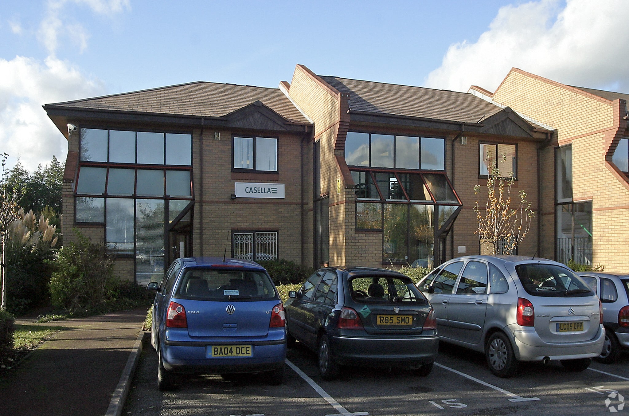 15-18 Pebble Clos, Tamworth to rent Building Photo- Image 1 of 2