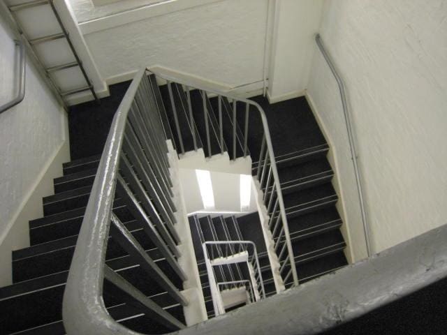 36 Woodstock Grove, London to rent - Interior Photo - Image 2 of 6