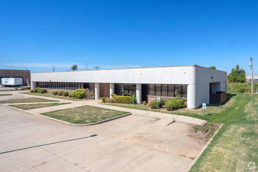 3501 S Lakeside Dr, Oklahoma City, OK for sale - Building Photo - Image 1 of 1