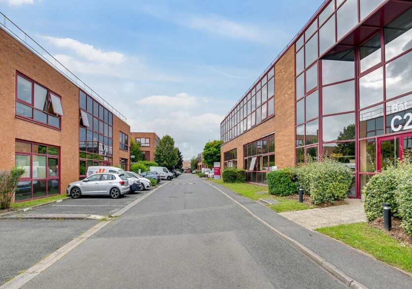 Light Industrial in Gennevilliers to rent - Building Photo - Image 3 of 10