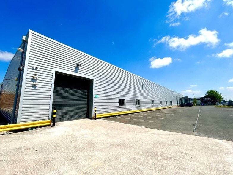 30 Murdock Rd, Bicester to rent - Building Photo - Image 3 of 24